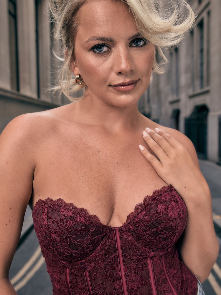 Wine Sleeveless Floral Lace Corset Top - Image 2 of 6 Wine Sleeveless Floral Lace Corset Top - Image 2 of 6