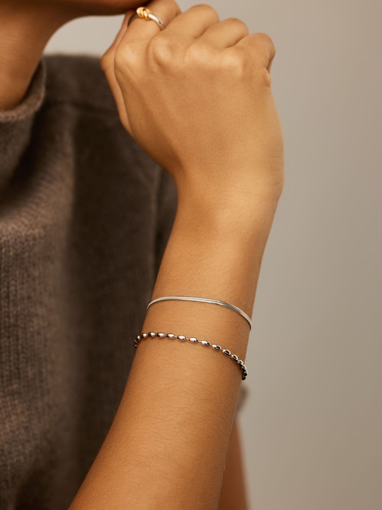 Missoma Silver Molten Olive Chain Bracelet - Image 4 of 4 Missoma Silver Molten Olive Chain Bracelet - Image 4 of 4