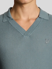 Lyle & Scott חולצת פולו סרוגה במרקם ריב בגזרה מרובעת - תמונה 3 מתוך 6