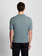 Lyle & Scott חולצת פולו סרוגה במרקם ריב בגזרה מרובעת - תמונה 4 מתוך 6