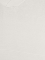 אפור - Lyle & Scott חולצת פולו סרוגה בדוגמת פסים בגוונים דומים - תמונה 5 מתוך 6