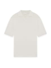 אפור - Lyle & Scott חולצת פולו סרוגה בדוגמת פסים בגוונים דומים - תמונה 6 מתוך 6