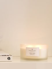Made by Zen White Signature Scented Candle Fresh Linen - Image 3 of 5