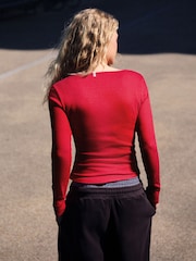 أحمر - تيشرت مضلع بكم طويل من مزيج الفيسكوز من self. - صورة 4 من 6