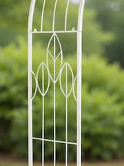 Charles Bentley White Rustic Metal Decorative Garden Arch - Image 2 of 6