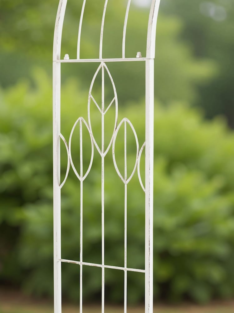 Charles Bentley White Rustic Metal Decorative Garden Arch - Image 2 of 6