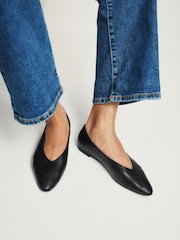 Itim na Balat - The Set Almond Toe Ballet Flats - Larawan 1 ng 5
