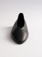 Itim na Balat - The Set Almond Toe Ballet Flats - Larawan 5 ng 5
