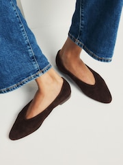 Chocolate Brown Suede - The Set Almond Toe Ballet Flats - Larawan 1 ng 6