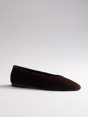 Chocolate Brown Suede - The Set Almond Toe Ballet Flats - Larawan 5 ng 6