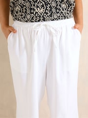 Evans White Cropped Wide Leg Pull On Trousers - Image 4 of 5