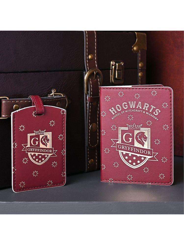 Harry Potter Red Passport Holder & Luggage Tag - Gryffindor - Image 1 of 4 Harry Potter Red Passport Holder & Luggage Tag - Gryffindor - Image 1 of 4