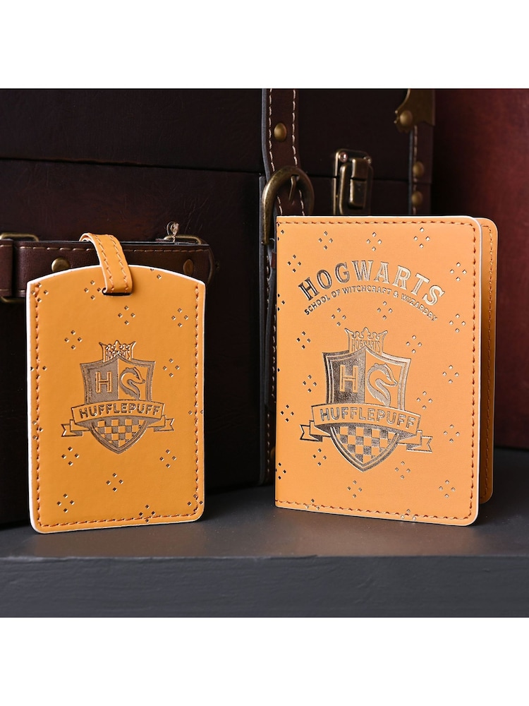 Harry Potter Yellow Passport Holder & Luggage Tag Hufflepuff - Image 1 of 4