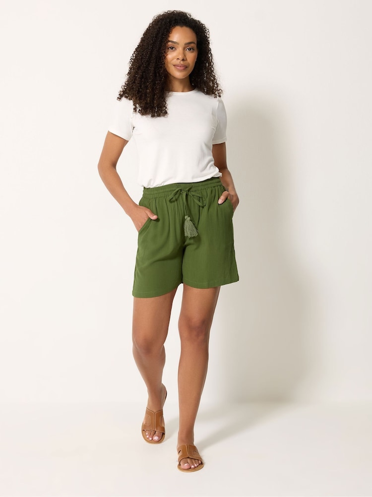 M&Co Green Crinkle Shorts - Image 2 of 5 M&Co Green Crinkle Shorts - Image 2 of 5
