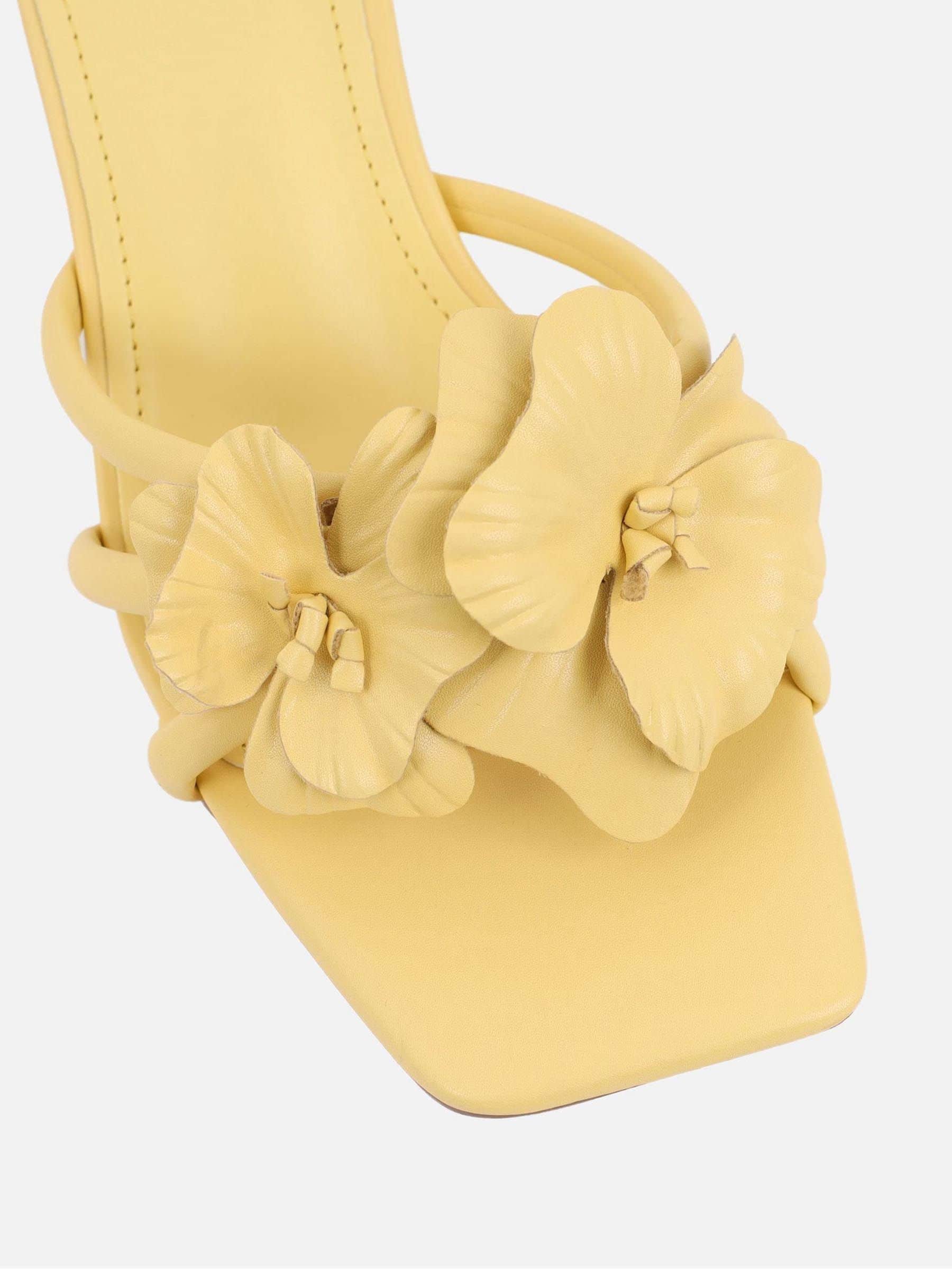 【新品未使用品】YELLO PETAL MULES Buy Simmi London Yellow Ruby Flower Detail Mules from the Next UK
