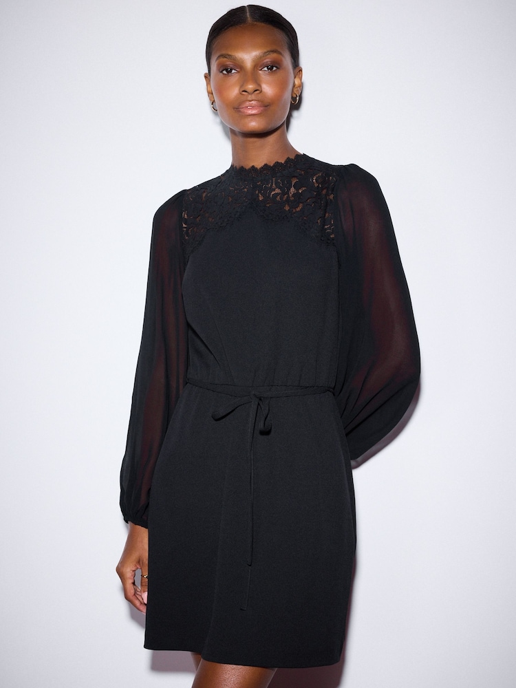 Svart - Long Sheer Sleeve Lace Mini Dress - Bild 2 av 7 Svart - Long Sheer Sleeve Lace Mini Dress - Bild 2 av 7