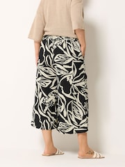 Yours Curve Black Cropped Trousers - Image 3 of 5