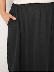 Yours Curve Black Airflow Midi Skirt - Image 4 of 5