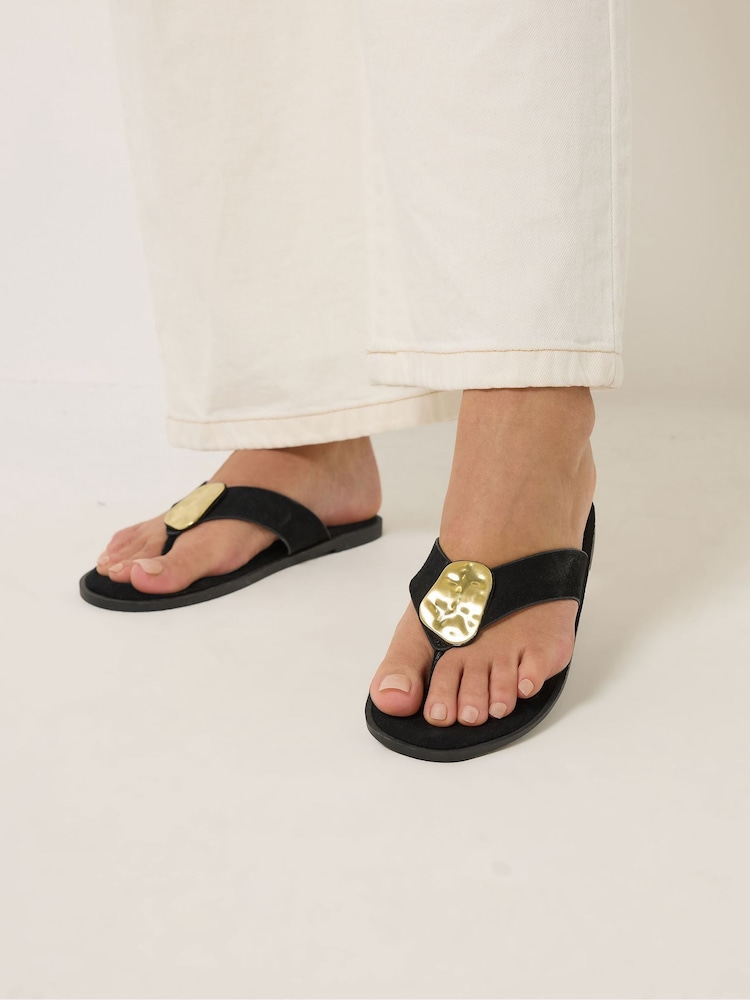 Yours Curve Black EEE Extra-Wide Fit Hammered Disk Sandals - Image 1 of 5