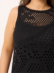 Yours Curve Black Knitted Vest With Stitch Detail - Image 4 of 5