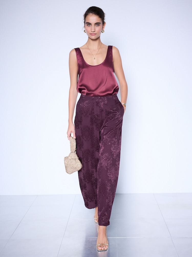 酒紅 - Jacquard Barrel Leg Trousers - 圖片 1,共 9 酒紅 - Jacquard Barrel Leg Trousers - 圖片 1,共 9