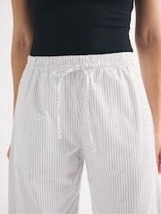 Abercrombie & Fitch Poplin Barrel Pull On Stripe Trousers - Imagen 5 de 6