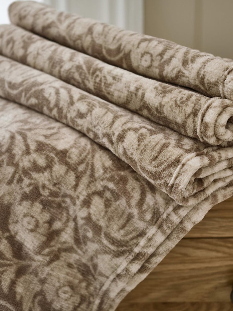 Deyongs William Cosy Touch Comfort Throw - Image 1 of 5 Deyongs William Cosy Touch Comfort Throw - Image 1 of 5