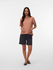 Mamalicious Black Over Bump Maternity Denim Shorts - Image 3 of 5