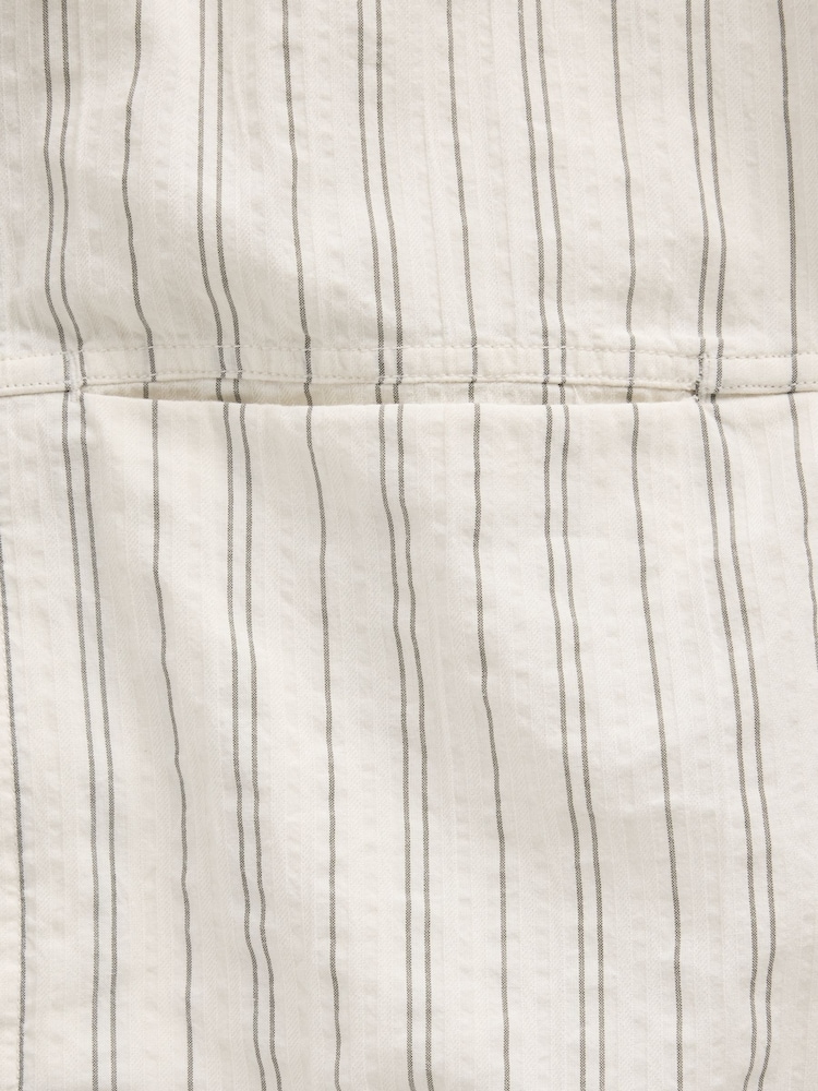 Gap Cream Seersucker Stripe Relaxed Curved-Hem Short Sleeve Shirt - Image 4 of 4 Gap Cream Seersucker Stripe Relaxed Curved-Hem Short Sleeve Shirt - Image 4 of 4