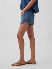 Gap Blue Denim Mid Rise Ultra Soft Easy Dolphin Shorts - Image 3 of 4