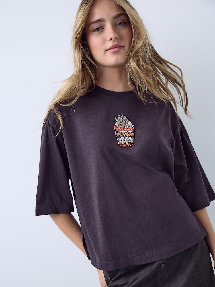 Schokoladenbraun - Short Sleeve Beaded Elbow Sleeve Crew Neck T-Shirt - Bild 1 von 5