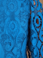 Azul cobalto - Vestido a media pierna de encaje y manga larga de Love & Roses - Imagen 6 de 6