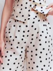 Boden Cream Kensington Linen Shorts - Image 2 of 6