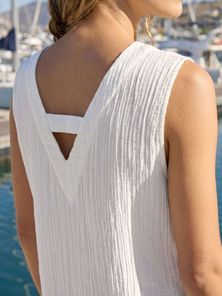 לבן - Roman V-Neck Button Detail Vest - תמונה 4 מתוך 4