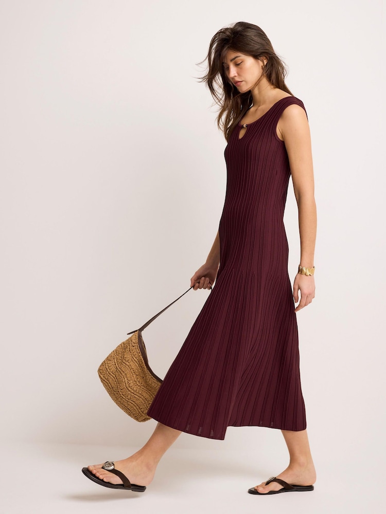 Mint Velvet Ribbet Midi-kjole med perler - Bilde 2 av 8 Mint Velvet Ribbet Midi-kjole med perler - Bilde 2 av 8