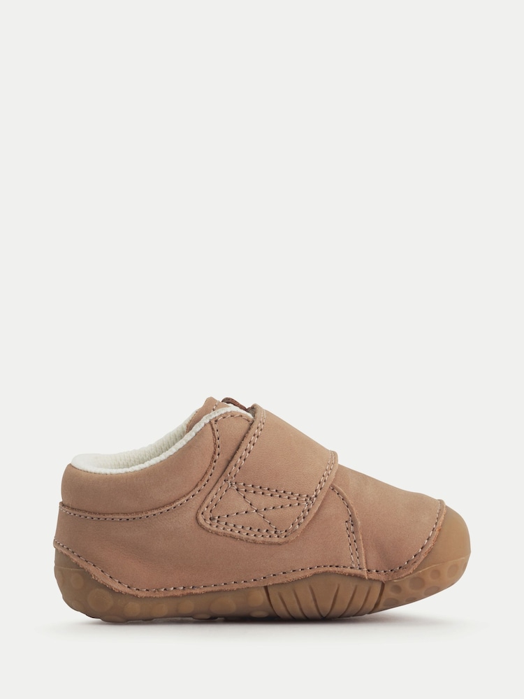 Start-Rite Brown Bear Hug Babies Rip-Tape Closed Pre-Walker Shoes With Bear Motif - Image 2 of 6 Start-Rite Brown Bear Hug Babies Rip-Tape Closed Pre-Walker Shoes With Bear Motif - Image 2 of 6
