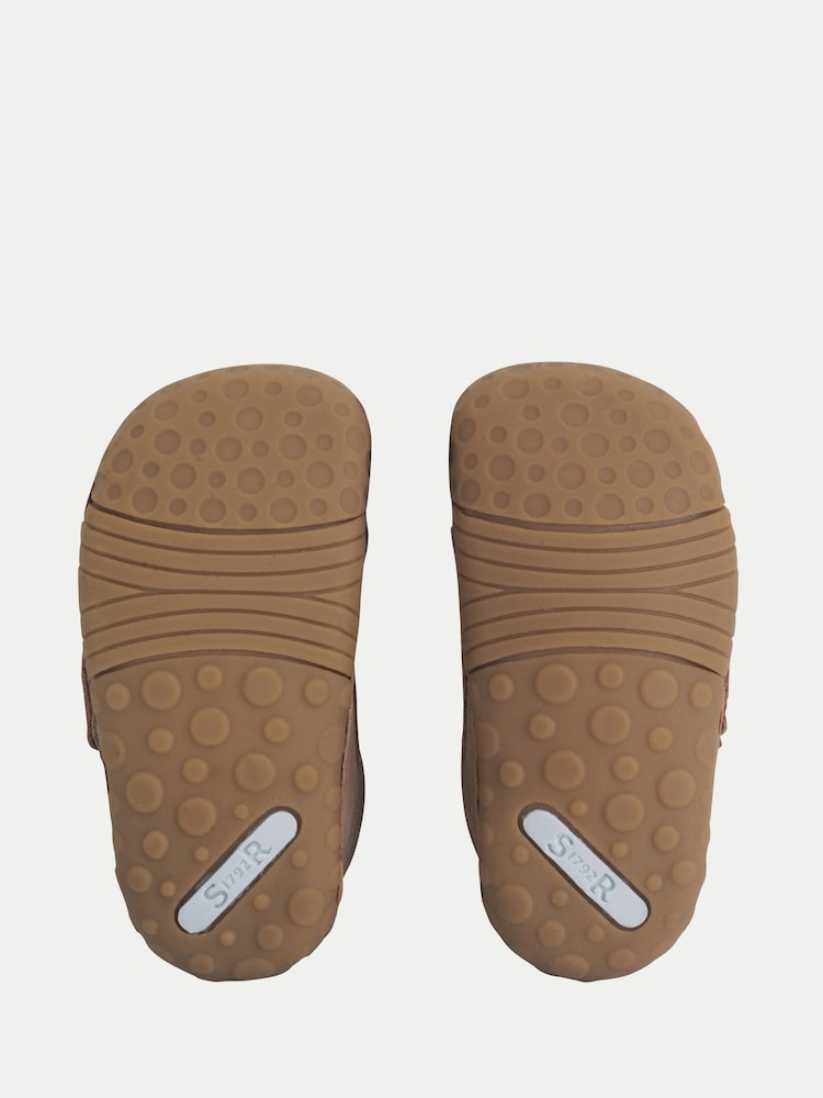 Start-Rite Brown Bear Hug Babies Rip-Tape Closed Pre-Walker Shoes With Bear Motif - Image 6 of 6 Start-Rite Brown Bear Hug Babies Rip-Tape Closed Pre-Walker Shoes With Bear Motif - Image 6 of 6