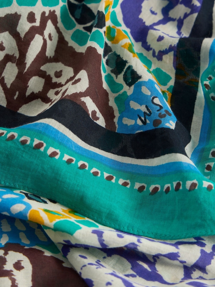 أزرق - وشاح شاطئي من القطن من White Stuff - Image 3 of 3 أزرق - وشاح شاطئي من القطن من White Stuff - Image 3 of 3