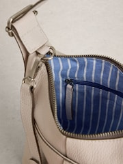 حقيبة تعلق حول الجسم جلد تشكيلة Sophia من White Stuff - Image 5 of 5