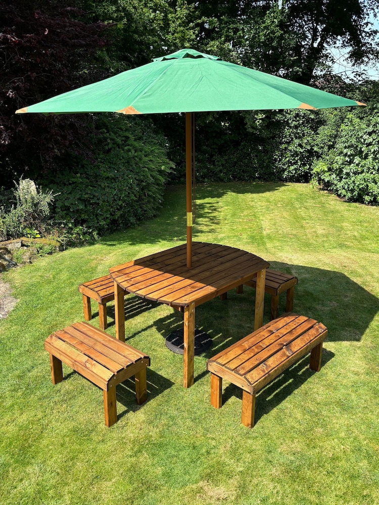 Charles Taylor Brown Knights 6 Seater Rectangular Garden Set - Image 1 of 6