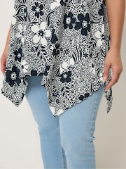 Yours Curve Blue Hanky Hem Blouse - Image 4 of 5