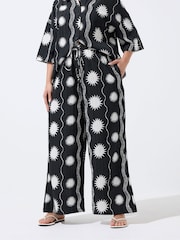 Yours Curve Black Limited Sun Stripe Crinkle Trouser - Image 2 of 4