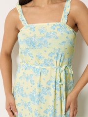 PixieGirl Petite Yellow Ditsy Ruched Strap Maxi Dress - Image 4 of 5