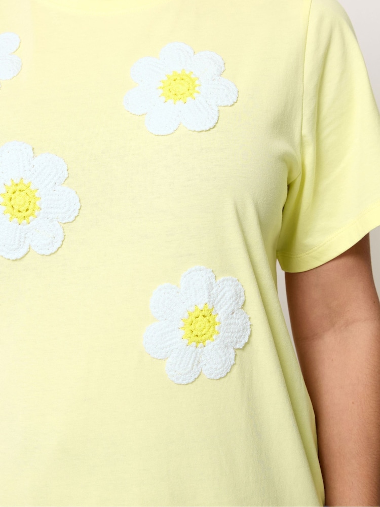 Yours Curve Yellow Appliqué Daisy T-Shirt - Image 4 of 4