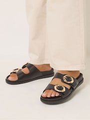 Yours Curve Extra-Wide Fit Brushed Buckle Mules - 圖片 1/5