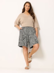 Yours Curve Black Animal Print Jersey Shorts - Image 2 of 5