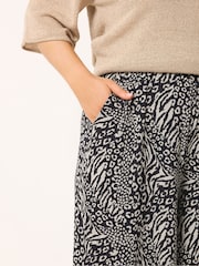 Yours Curve Black Animal Print Jersey Shorts - Image 4 of 5