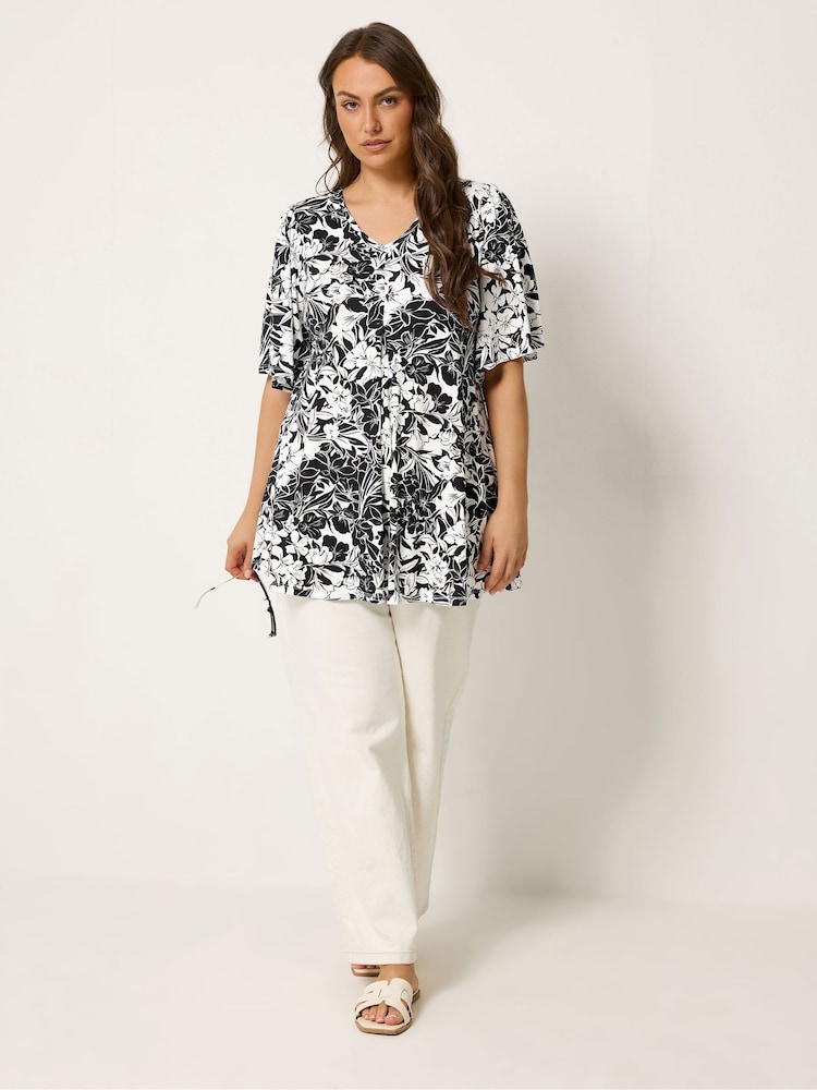 Yours Curve Black Pleated Front Swing Top - Image 2 of 5 Yours Curve Black Pleated Front Swing Top - Image 2 of 5