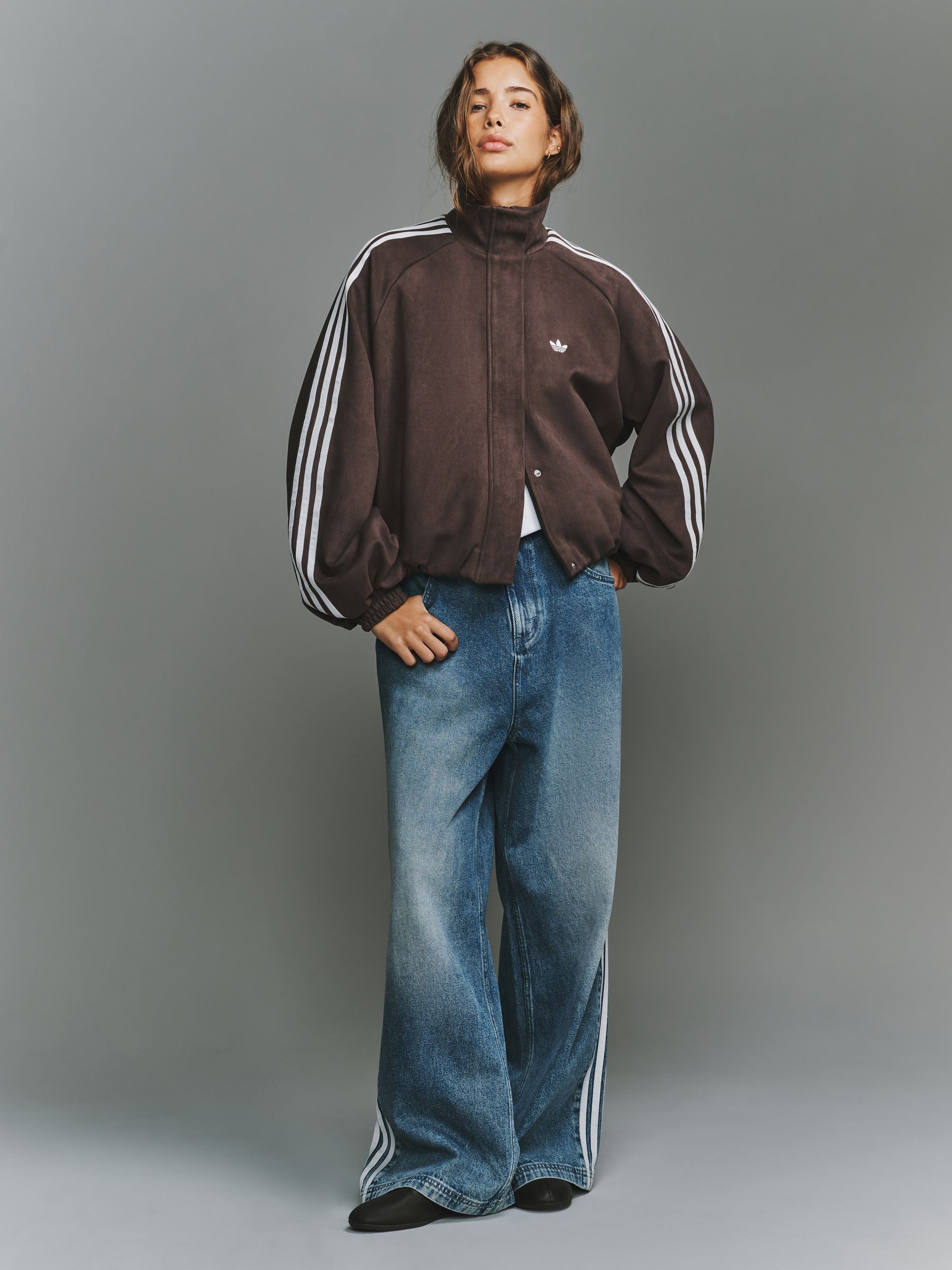 Next：日本 ブラウン - adidas Originals Funnel Neck Faux Suede