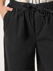 Yours Curve Black Pull On Denim Jorts - Image 4 of 5